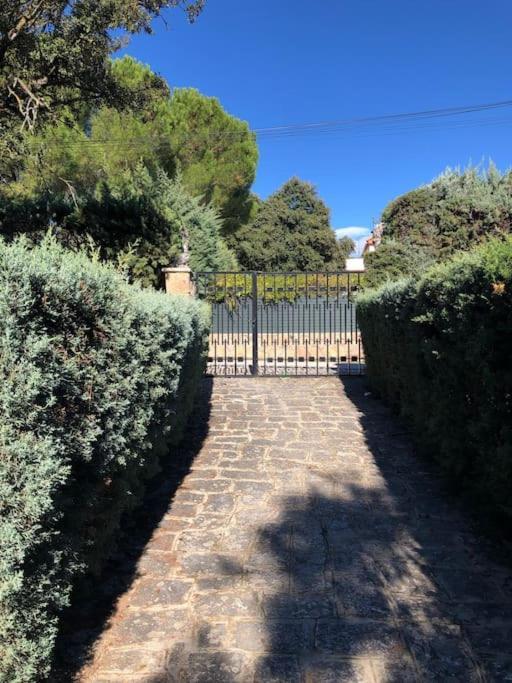 Villa Rana, Con Amplio Jardin, Barbacoa Y Piscina Valdemorillo Exterior foto