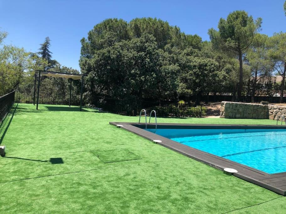Villa Rana, Con Amplio Jardin, Barbacoa Y Piscina Valdemorillo Exterior foto